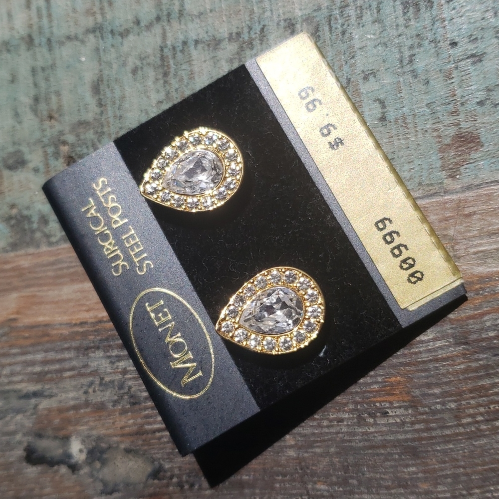 Vintage Monet Teardrop Posts